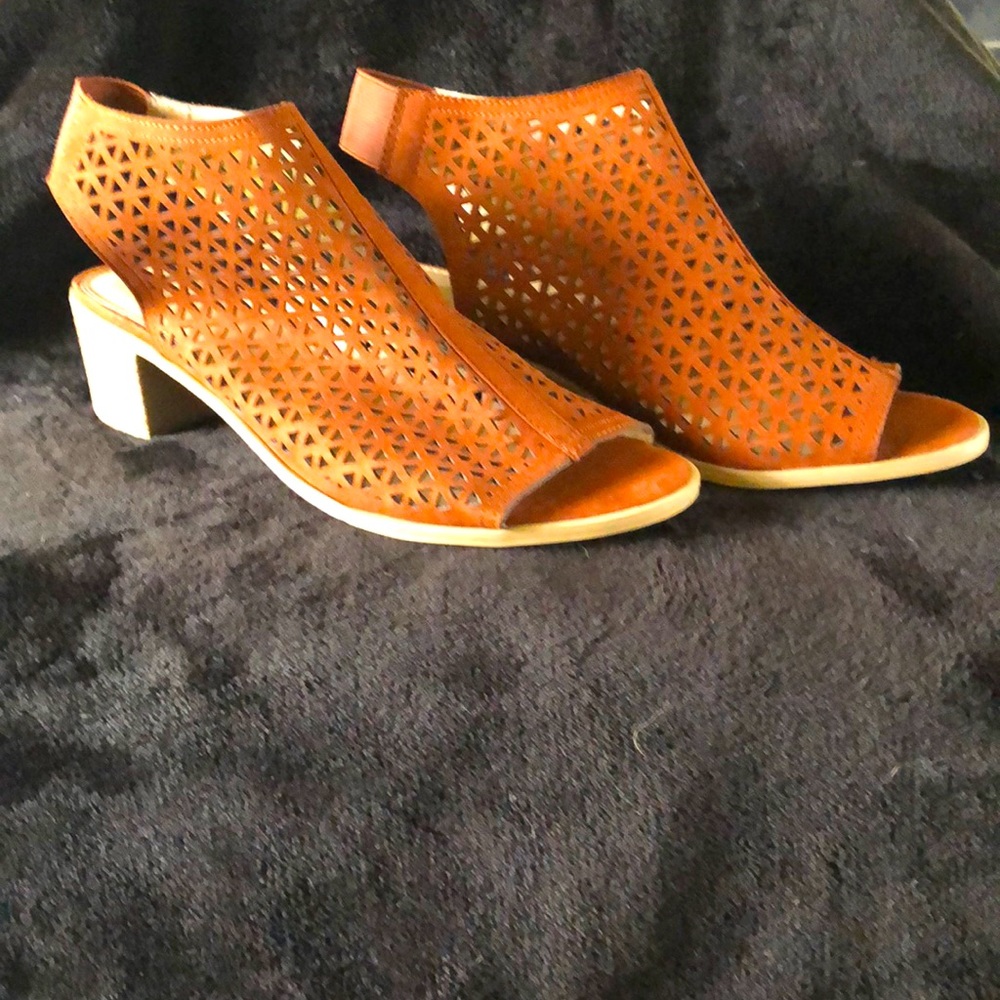American Eagle Open toed shoes